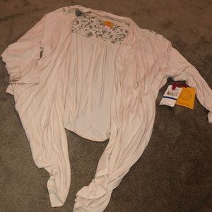 NWT 🏷 Cream Colored Cardigan 🖤